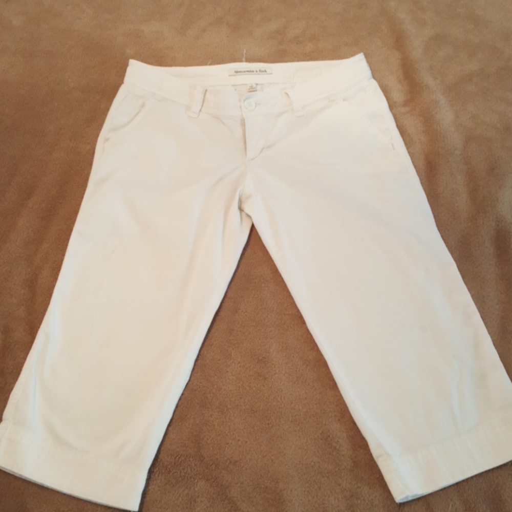 Abercrombie white Capri pants
